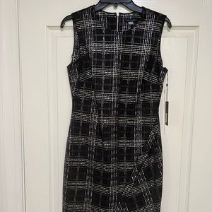 Tommy Hilfiger sleeveless shift dress.  Size 6